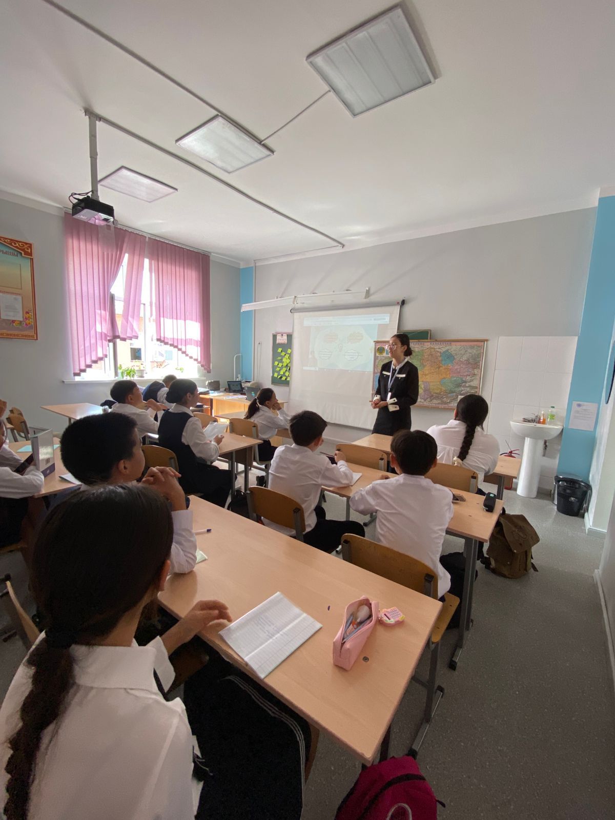 Жолда жүру ережелерін сақтайық!