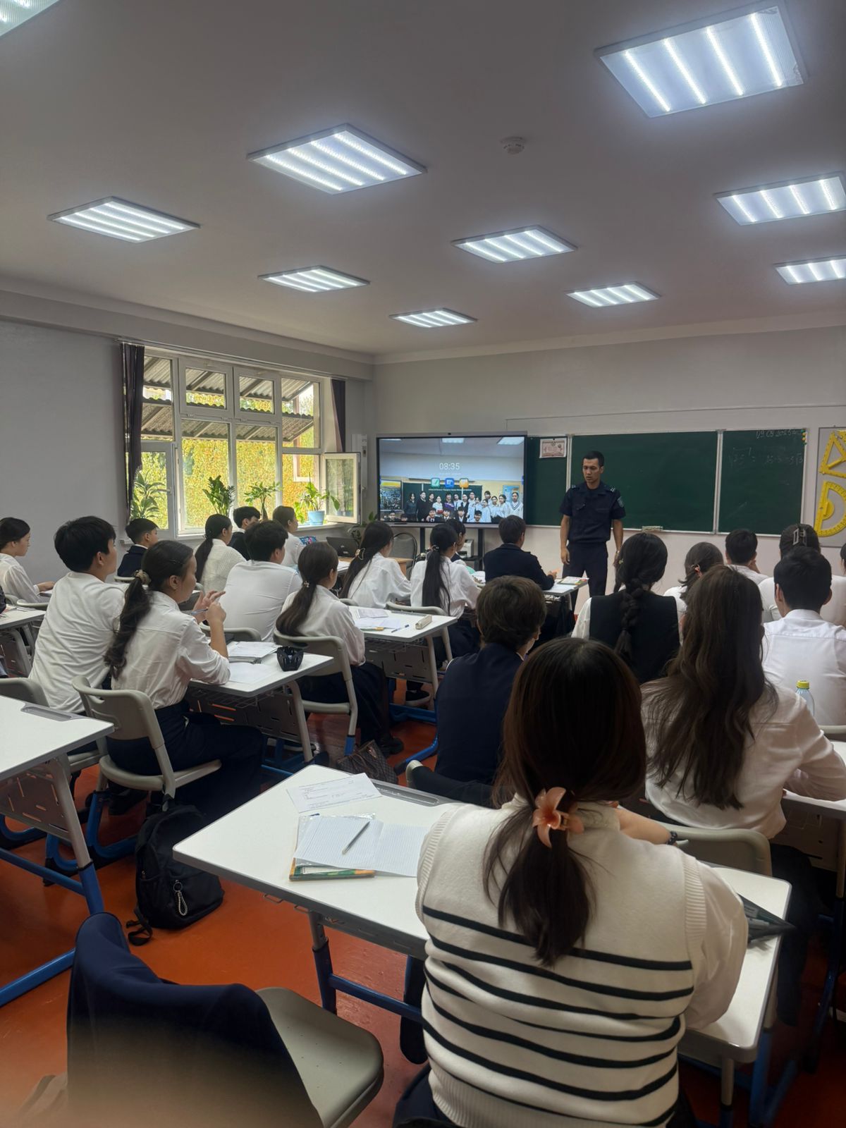 9-сыныптар аралығында ҚР Әкімшілік құқық бұзушылық Кодексінің 127,441,442,434 баптары және жолда жүру қауіпсіздік ережелерін қатаң сақтау, электросамокат,электровелосипед,мопед көліктерін қолданбау туралы түсіндіру жұмыстарын жүргізілді.