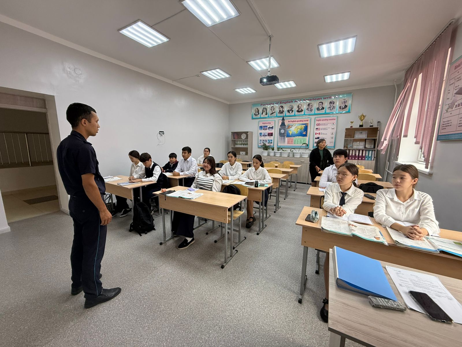 9- сынып оқушыларына  жолда жүру қауіпсіздік ережелерін қатаң сақтау, электросамокат,электровелосипед,мопед көліктерін айдамау, сабақтан кешікпеу және себепсіз қалмау туралы профилактикалық түсіндірме жұмыстары жүргізілді.