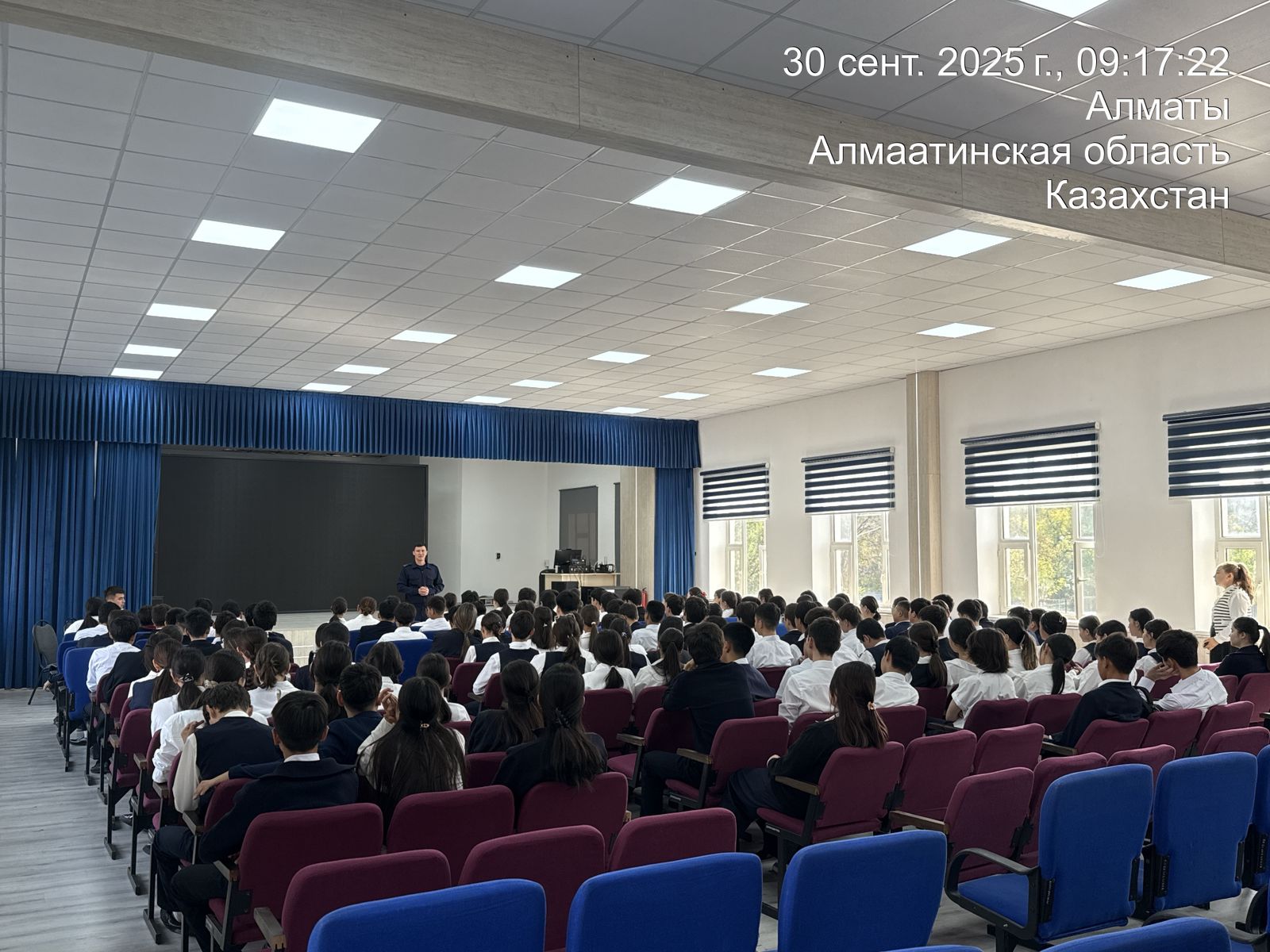 Мектеп инспекторы А.Қалдыбай, криминалдық жедел уәкіл бөлімшесінің полиция майоры Бейсенғазы Е.Е. және әкімшілік практика бөлімшесінің полиция аға лейтенанты Капаров Е.Б.  бірлесе отырып, 9-10-сынып оқушыларына түсіндіру жұмыстарын жүргізді.