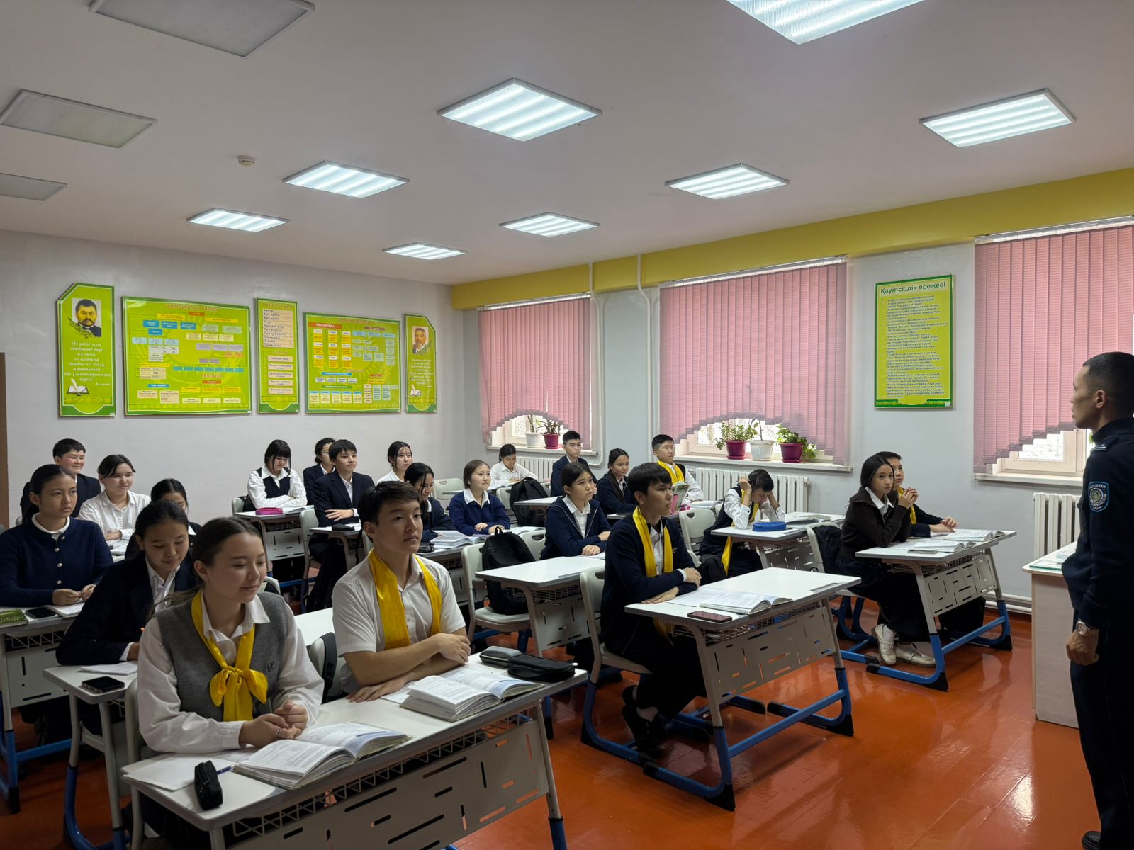 Оқушылармен  түсіндіру жұмыстары жүргізілді.