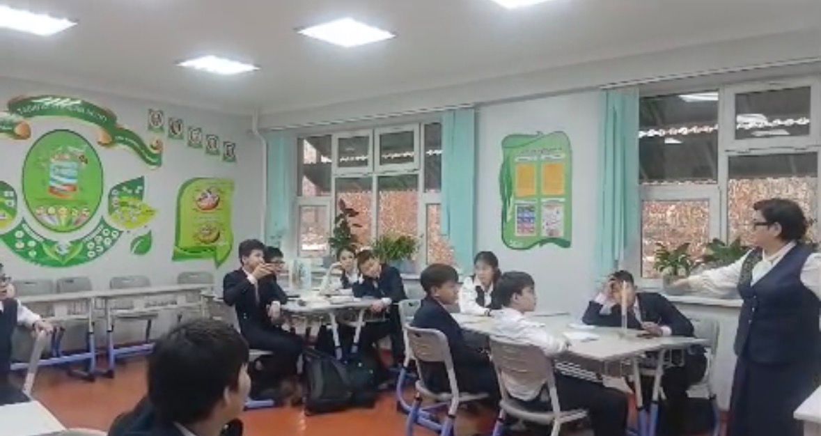 "Жасанды интеллект және биология: ақылды сұрақтар викторинасы"